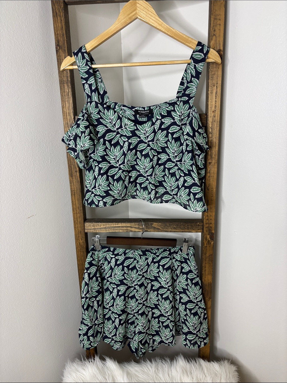 Hommage Leaf -Print Navy and Green Short Set Size L